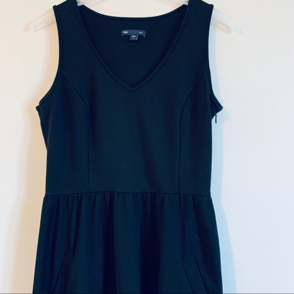 Gap sleeveless dress with pockets. Size 4 - Picture 5 of 6
